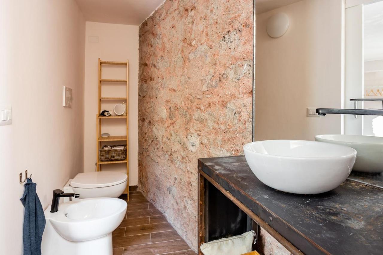 Home Rising Sun - Rooms With Private Bathrooms คาตาเนีย ภายนอก รูปภาพ