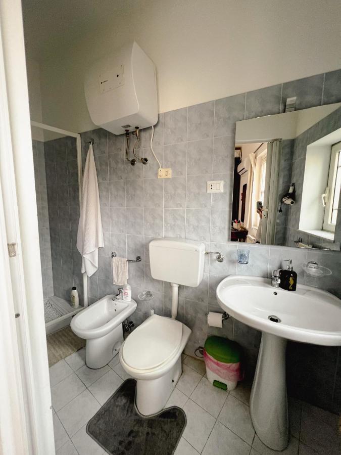 Home Rising Sun - Rooms With Private Bathrooms คาตาเนีย ภายนอก รูปภาพ