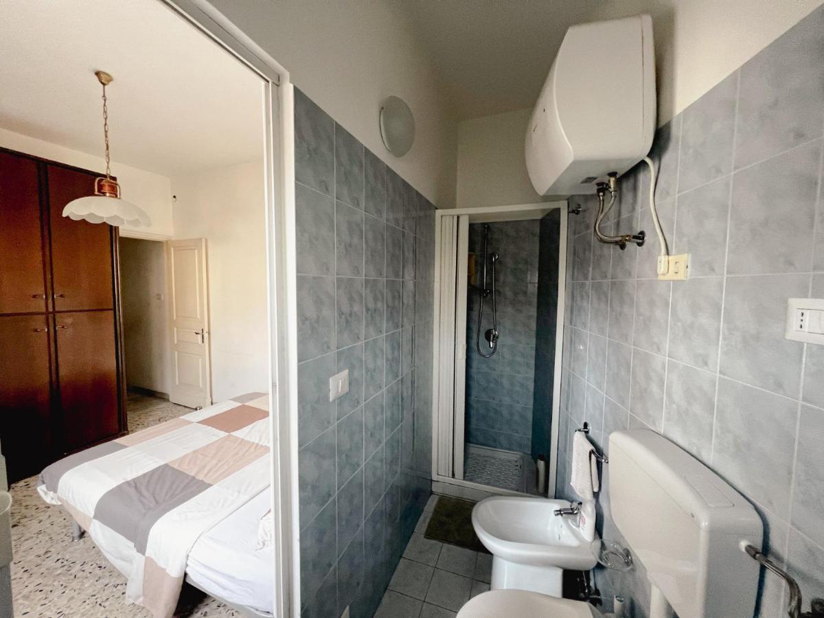 Home Rising Sun - Rooms With Private Bathrooms คาตาเนีย ภายนอก รูปภาพ