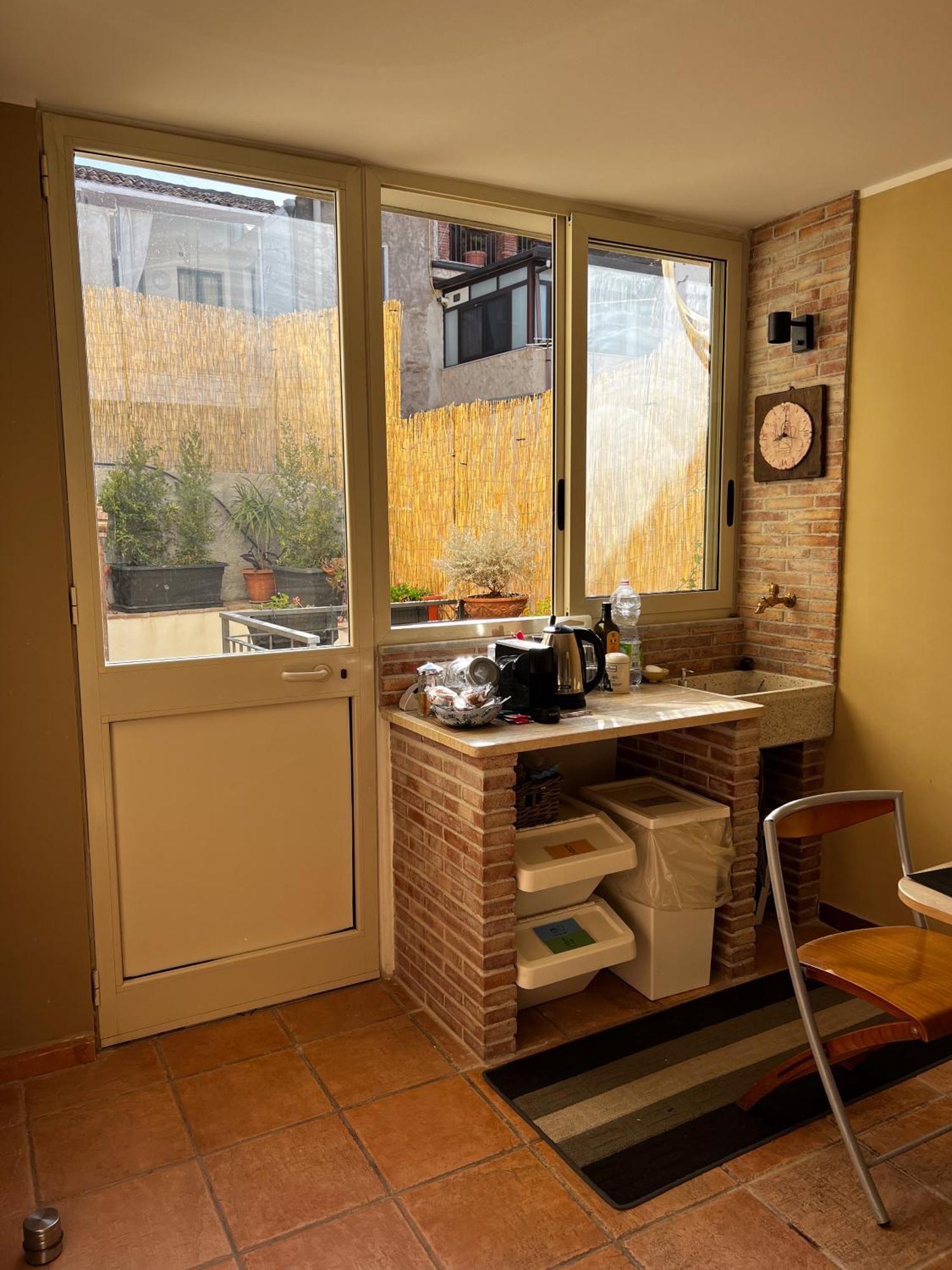 Home Rising Sun - Rooms With Private Bathrooms คาตาเนีย ภายนอก รูปภาพ
